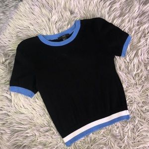 Black knit cropped shirt